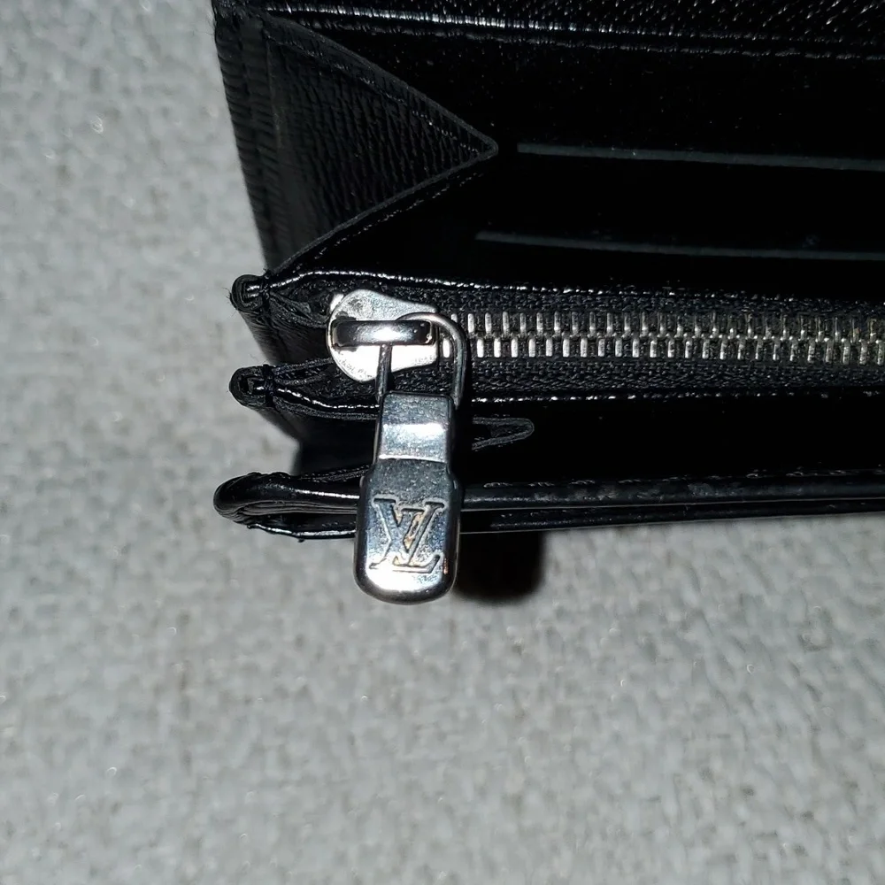 Louis Vuitton Epi Leather Sarah Long Wallet